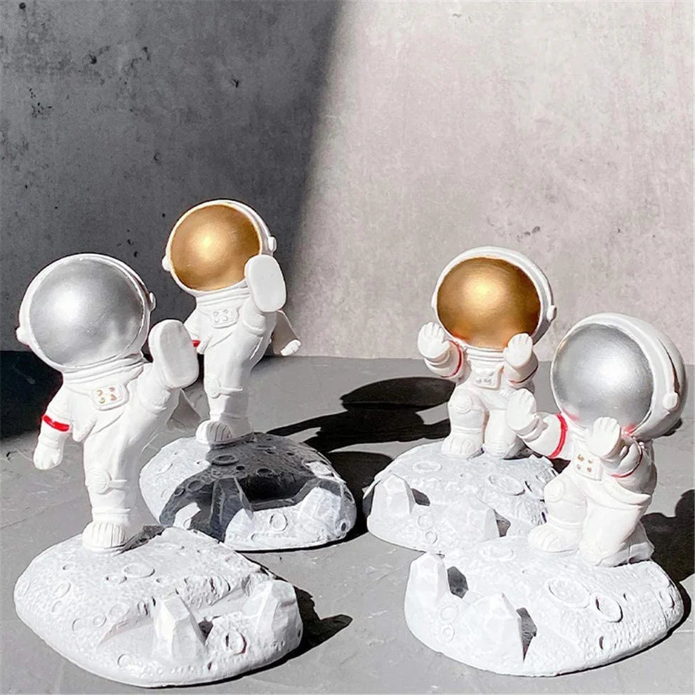 Astronaut Design Mobile Holder